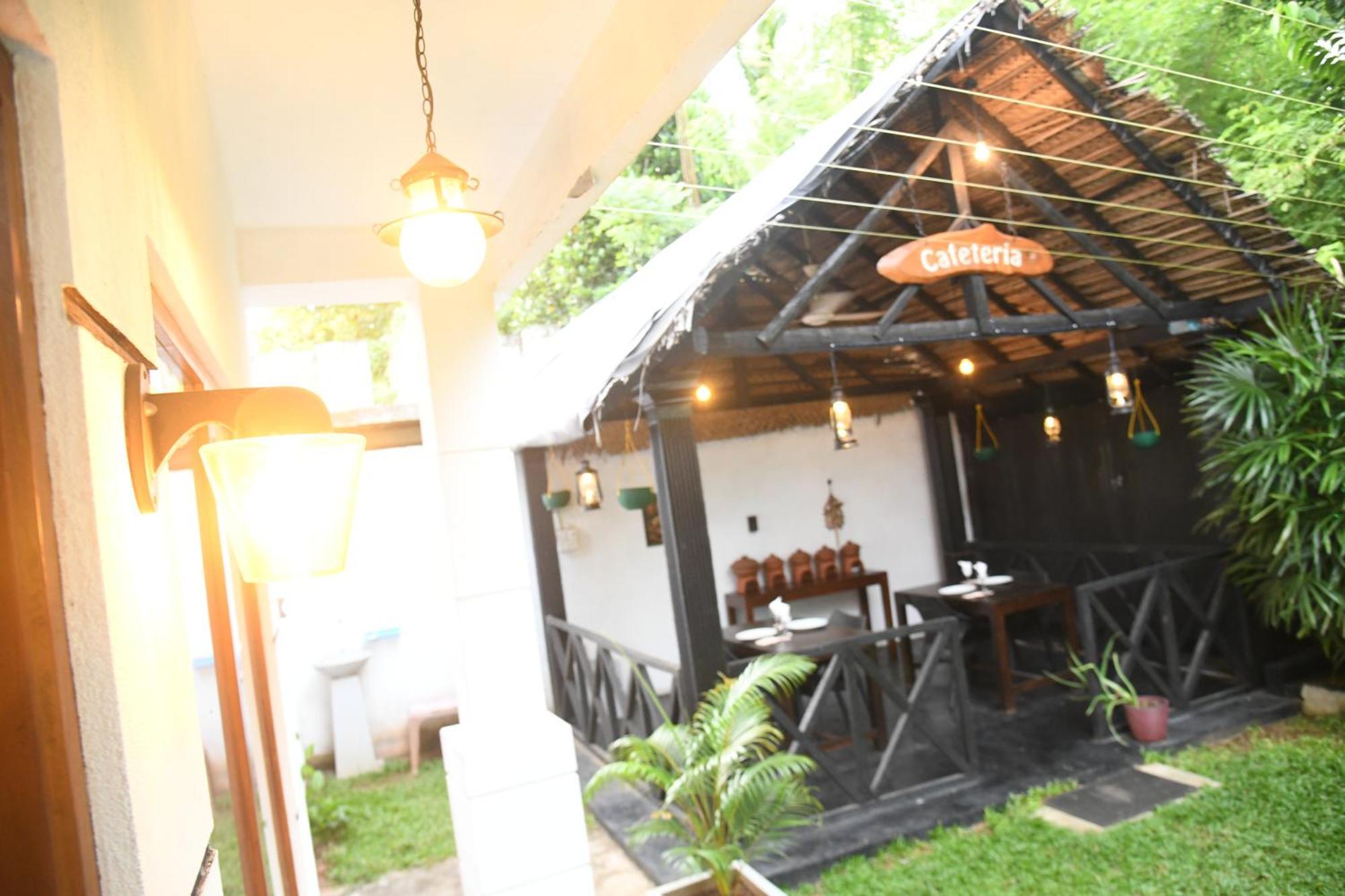 Wild Park Safari Home Stay Udawalawe Esterno foto