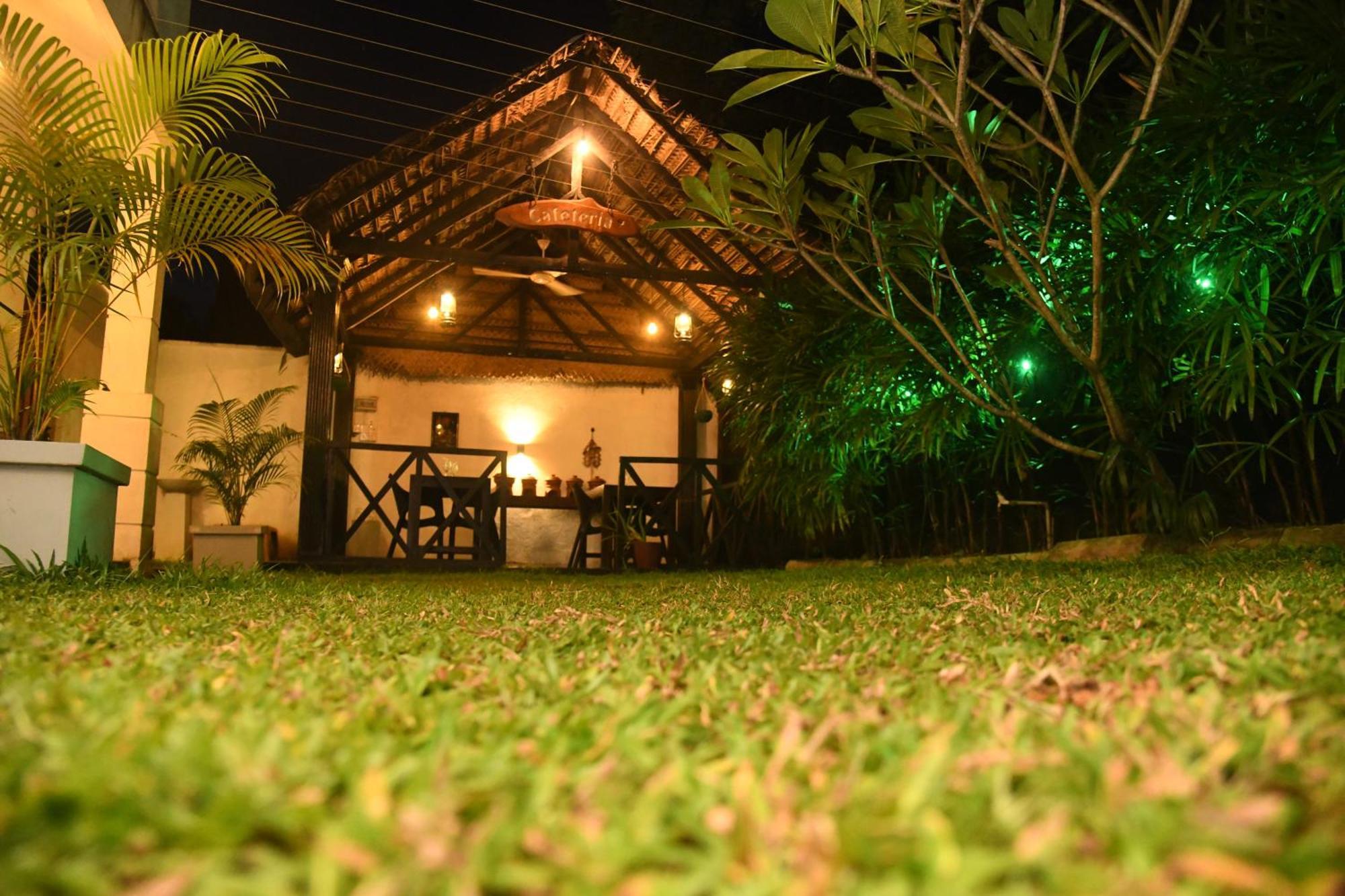 Wild Park Safari Home Stay Udawalawe Esterno foto
