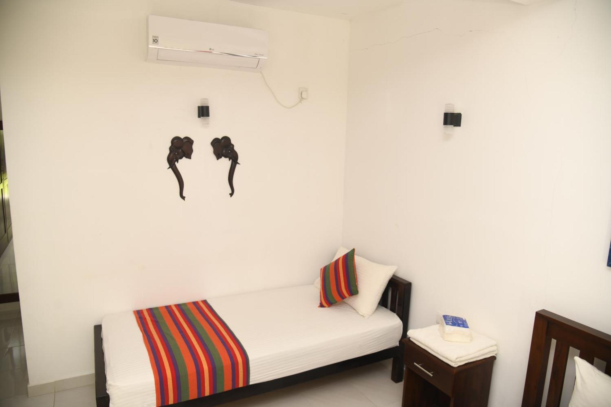 Wild Park Safari Home Stay Udawalawe Esterno foto