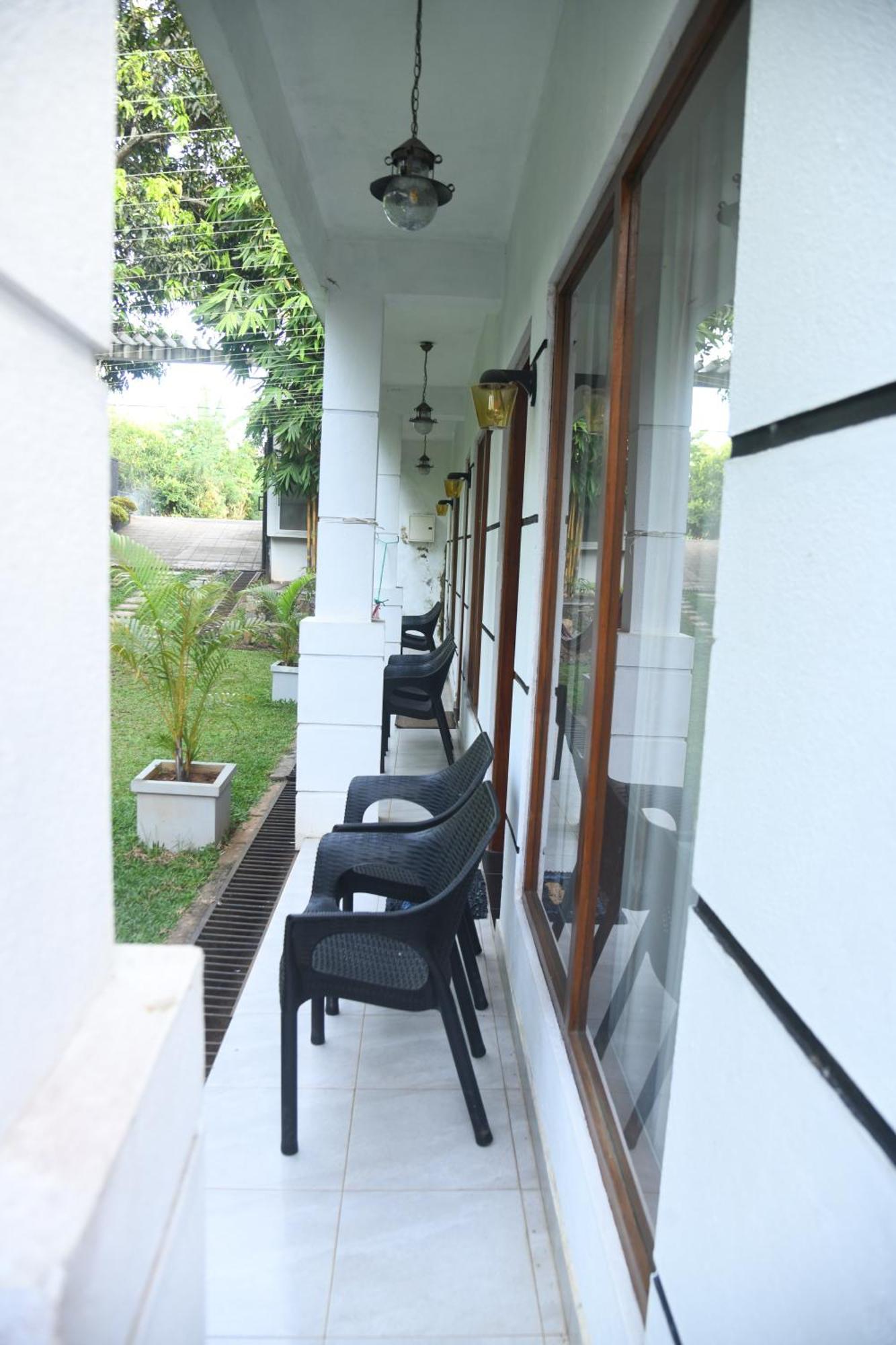 Wild Park Safari Home Stay Udawalawe Esterno foto