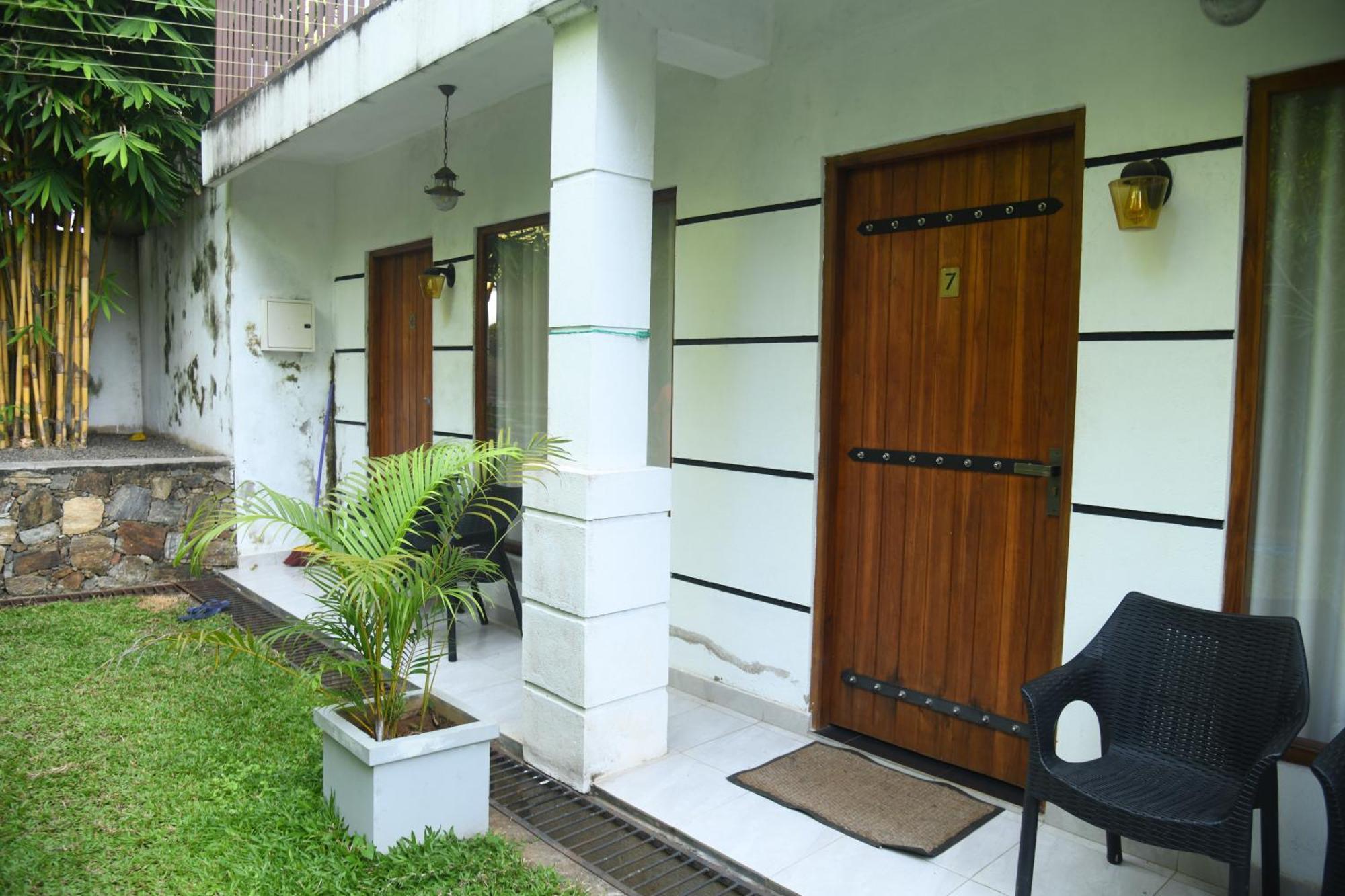 Wild Park Safari Home Stay Udawalawe Esterno foto
