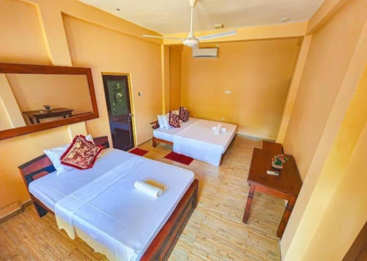 Wild Park Safari Home Stay Udawalawe Esterno foto