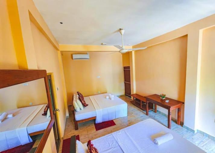 Wild Park Safari Home Stay Udawalawe Esterno foto