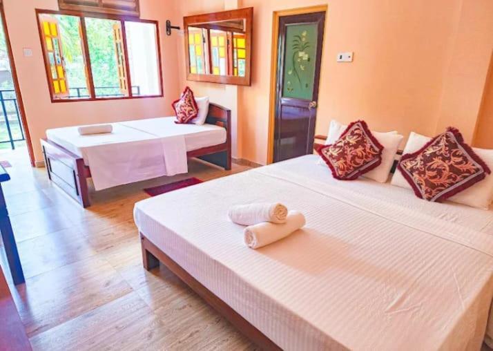 Wild Park Safari Home Stay Udawalawe Esterno foto